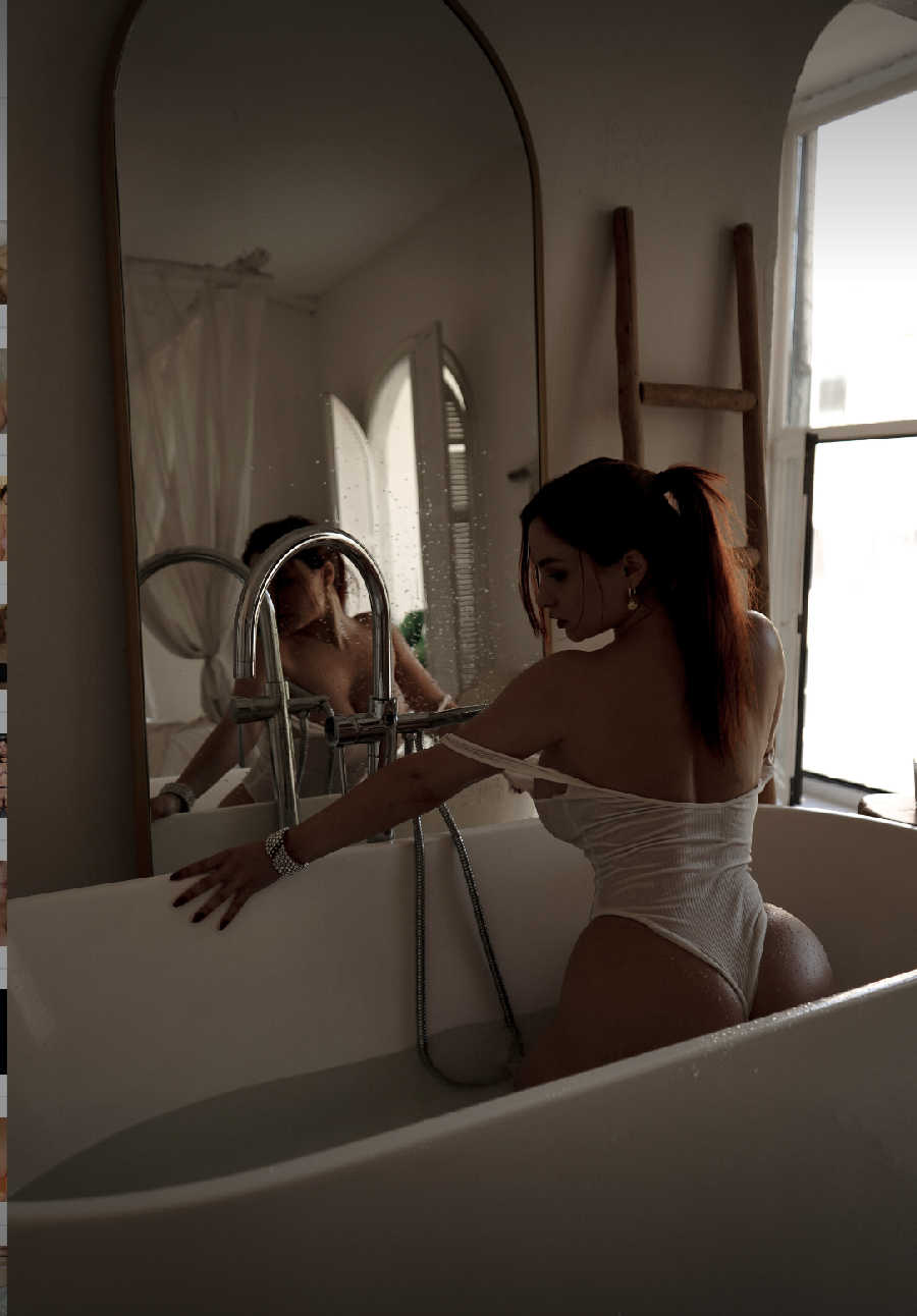 A playful frame from Miranda Faith nude — online in Fresno