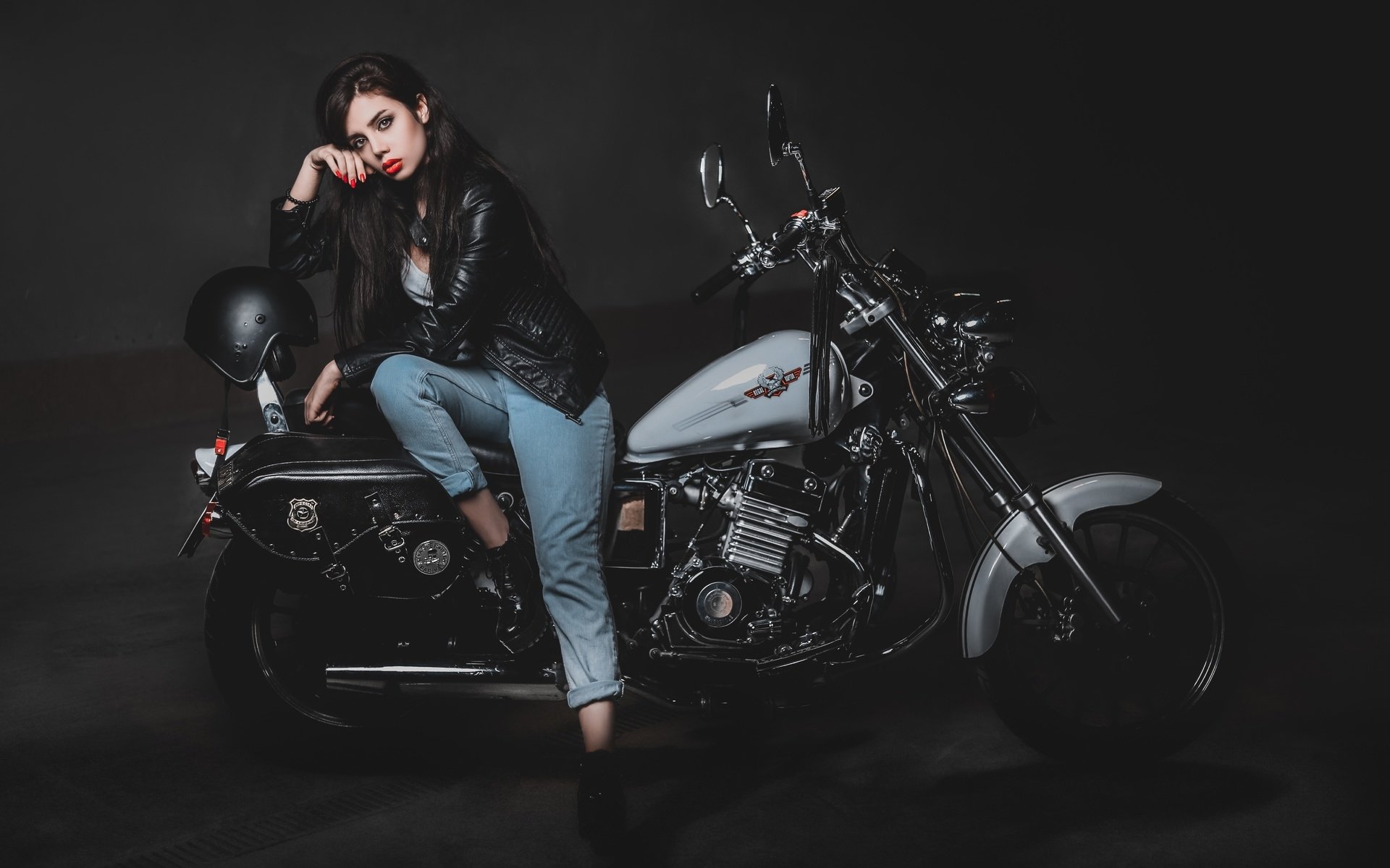 Biker girls: style and drive in Fresno