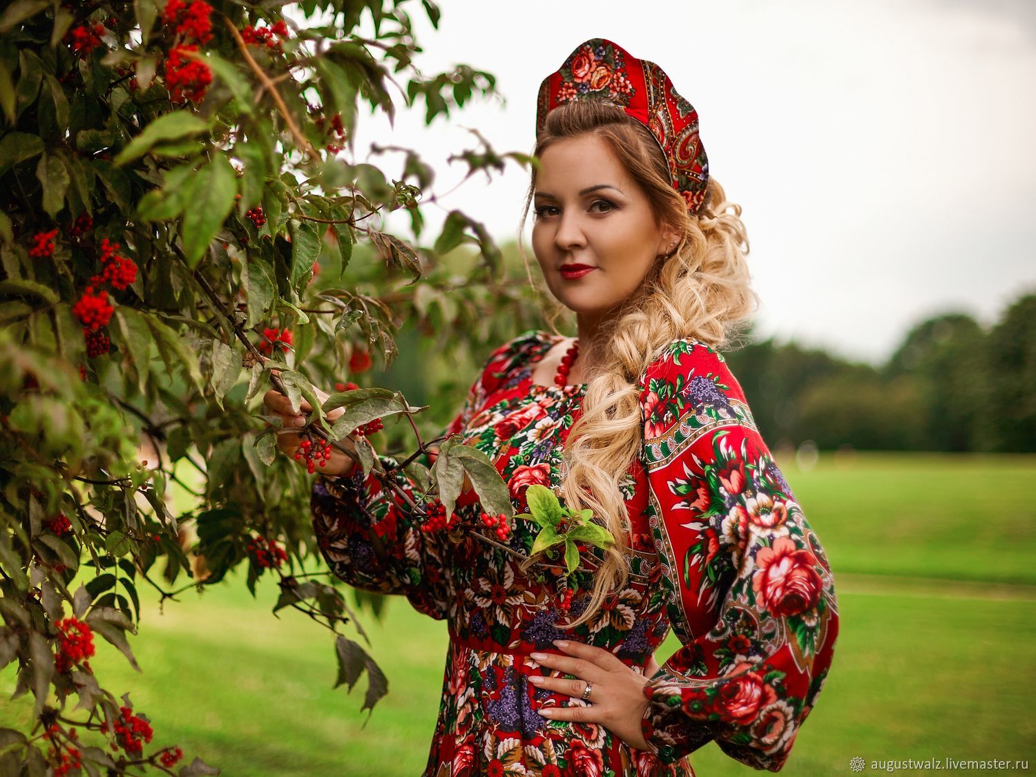 Women in Slavic costumes in Fresno