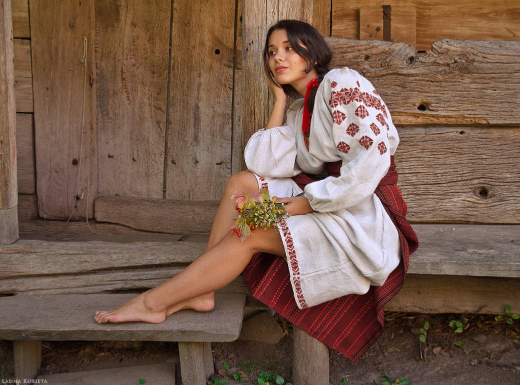 Women in Slavic costumes in Fresno