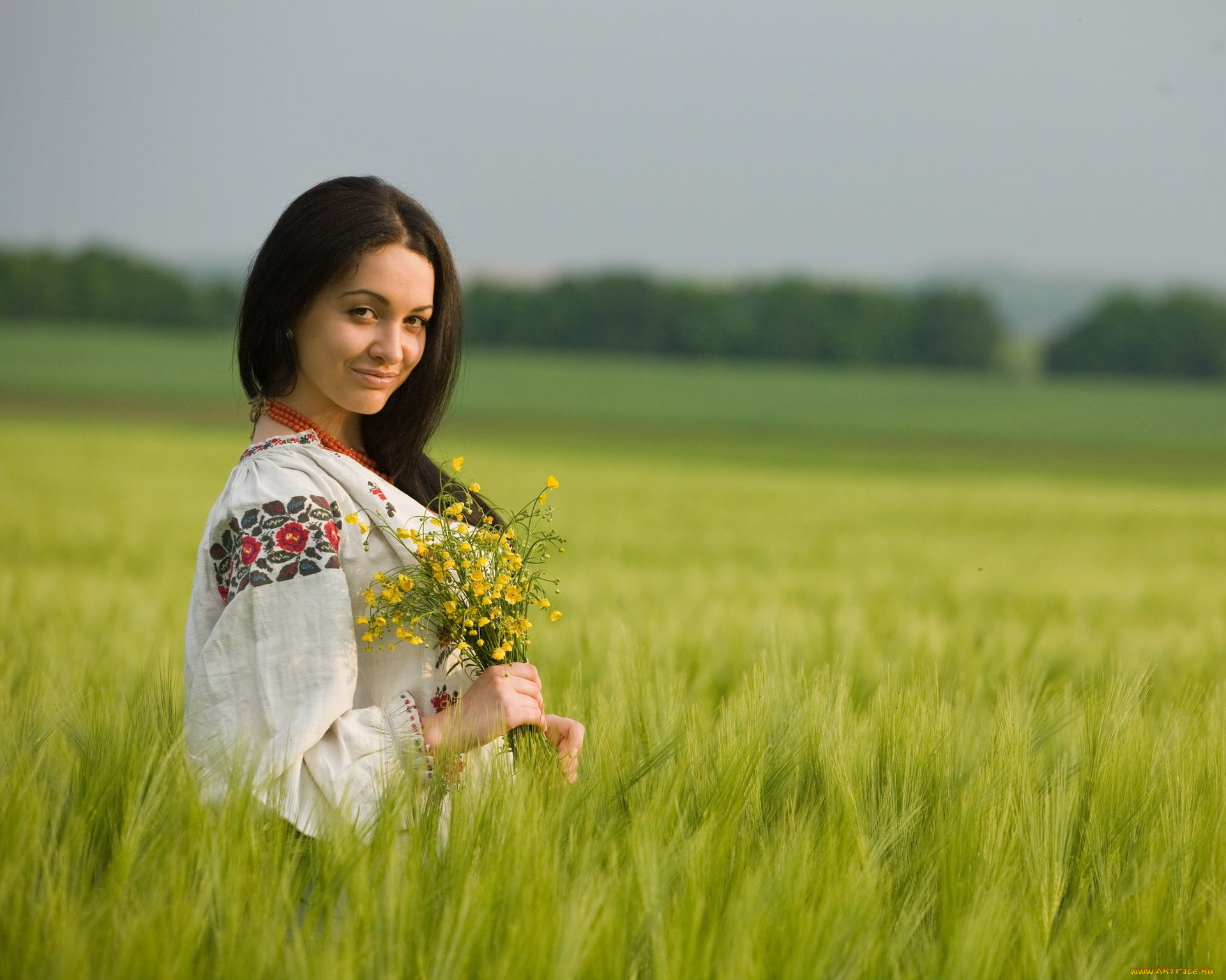 Women in Slavic costumes in Fresno