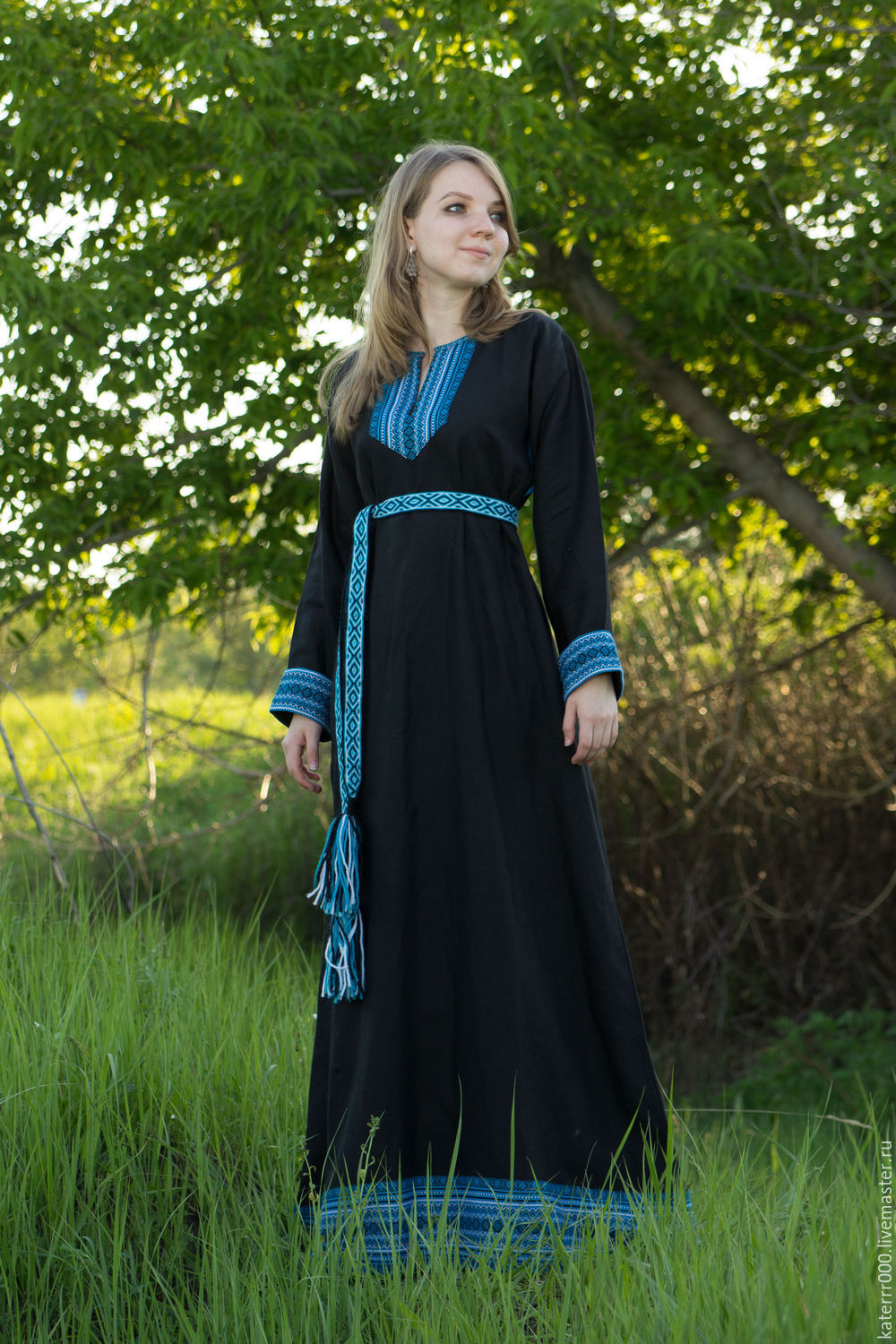 Women in Slavic costumes in Fresno