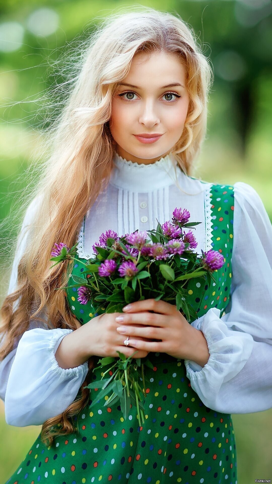 Girls in Slavic costumes in Fresno