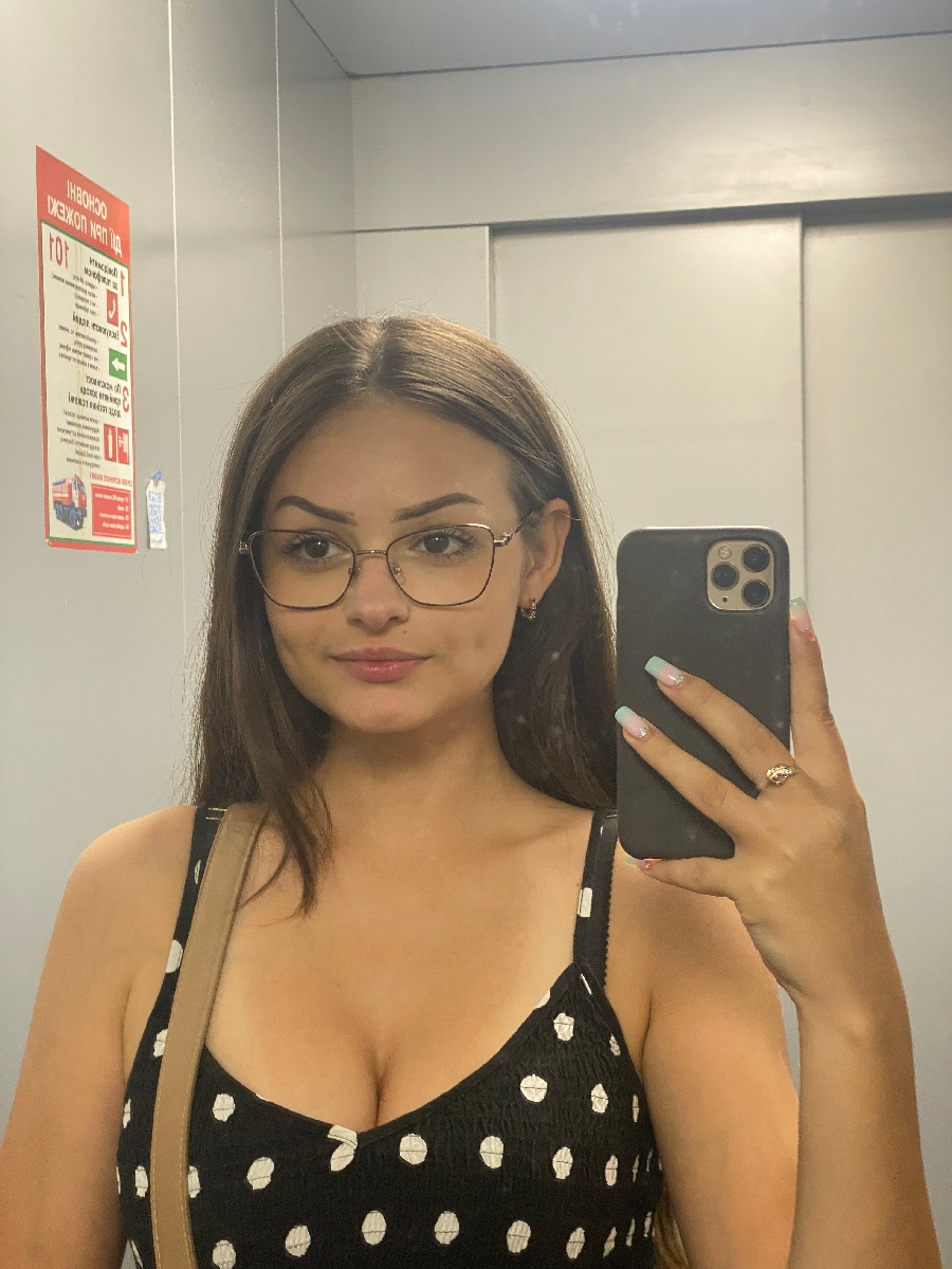 Sexy model Stacy in Fresno